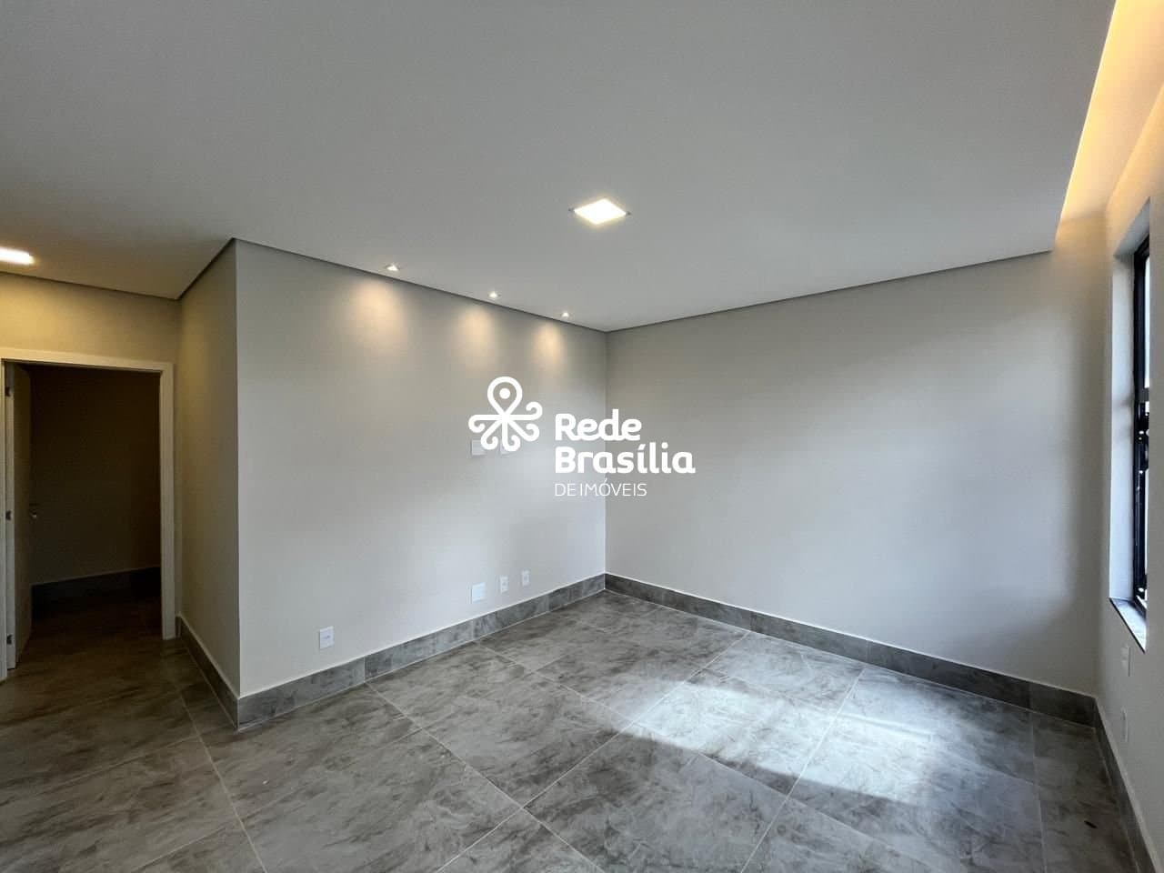 Imagem da propriedade DI692 21